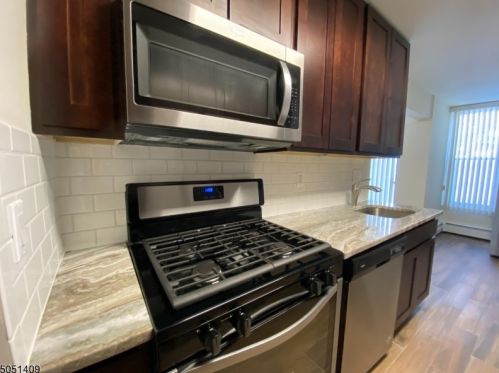 1 River Rd, Nutley NJ  07110-3411 exterior