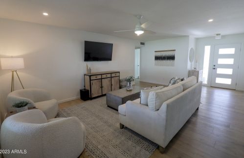 4346 Evans Dr, Phoenix AZ  85032-5449 exterior