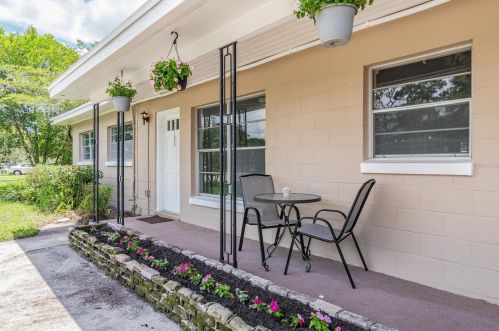 106 Oakland Ave, Sanford, FL 32773-6238