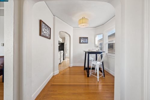 7426 Holly St, Oakland CA  94621-2834 exterior