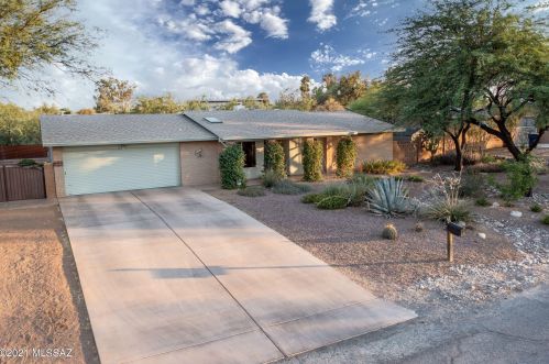 8400 Marlena Cir, Tucson, AZ 85715-4459