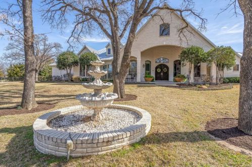308 Carruth Ln, Lewisville, TX 75077-7332