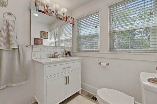 495 Florence St, Turlock CA  95380-4706 exterior