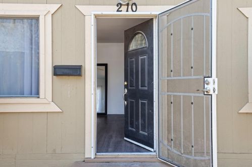 210 Cherry St, Lodi CA  95240-4804 exterior