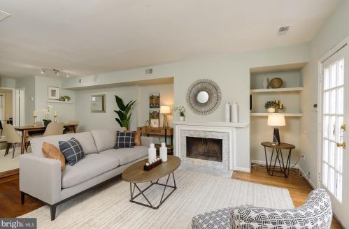 227 6th St, Washington, DC 20003-1135