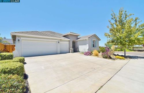 229 Merganser Dr, Oakley, CA 94561-1689
