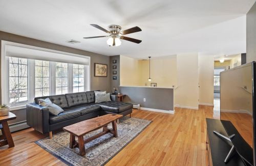 7 Bayou Dr, Raymond NH  03077-2364 exterior