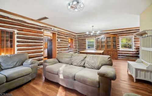 10 Poplar Grove Ter, West Milford NJ  07480-4006 exterior