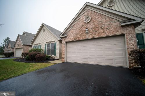 106 Lakeview Dr, Harrisburg, PA 17110-3987