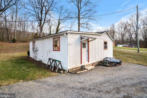 288 Cave Spring Ln, Edinburg VA  22824-3404 exterior