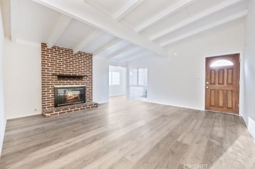 27325 Santa Clarita Rd, Santa Clarita CA  91350-1317 exterior