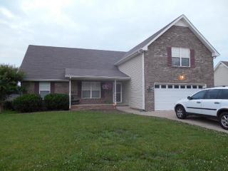 3907 Benjamin Dr, Clarksville, TN 37040-2542