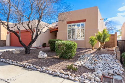 460 Covered Wagon Dr, Tucson, AZ 85704-6954