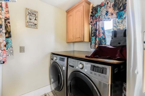 2708 Humboldt Ave, Oakland CA  94602-3635 exterior