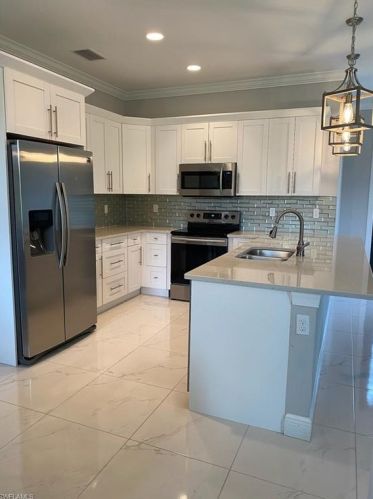 4245 14th Ave, Naples, FL 34117-9091
