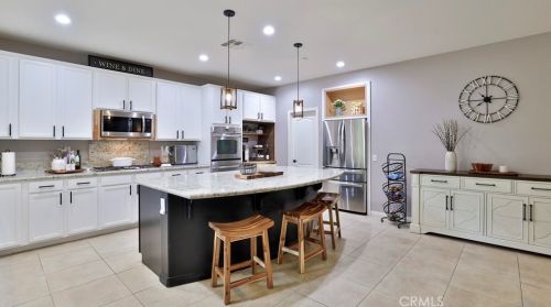 35595 Desert Rose Way, Lake Elsinore CA  92532-2905 exterior