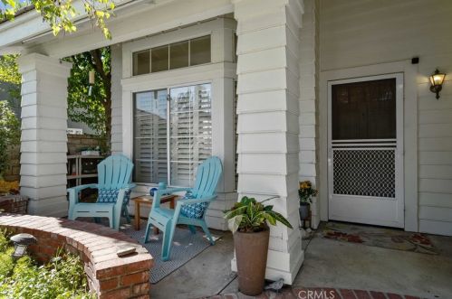 27211 Waterford Dr, Santa Clarita, CA 91354-2422