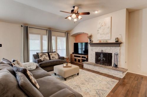 9020 Wheatfield Trl, Fort Worth TX  76179-8154 exterior