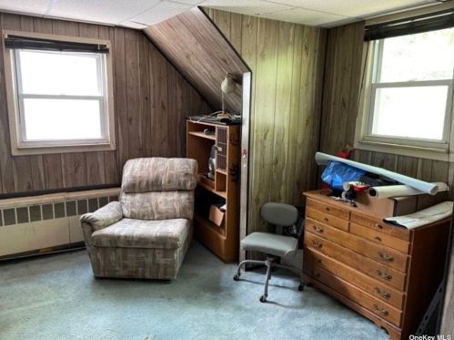 385 Broome Ave, North Lindenhurst NY  11757-3834 exterior