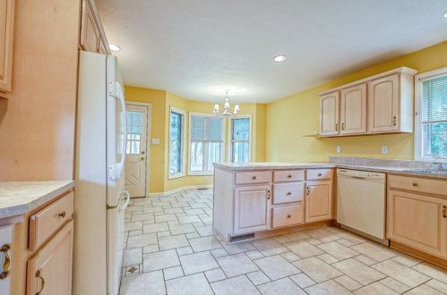 2028 Fortune Ct, Bridgeville PA  15017-3529 exterior