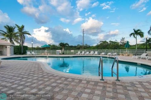 17398 20th Ct, Hollywood FL  33029-5541 exterior