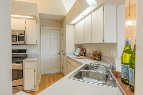 742 Lighthouse Dr, Tarpon Springs FL exterior