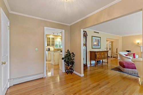 51 Meadow Rd, Briarcliff, NY 10510-1134
