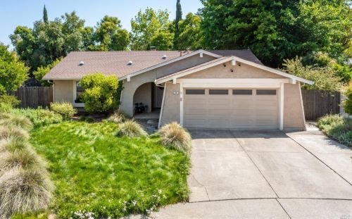 218 Sandalwood Ct, Vacaville CA  95687-5238 exterior