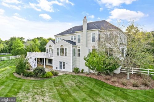 20906 Mcintosh Pl, Leesburg VA  20175-6372 exterior