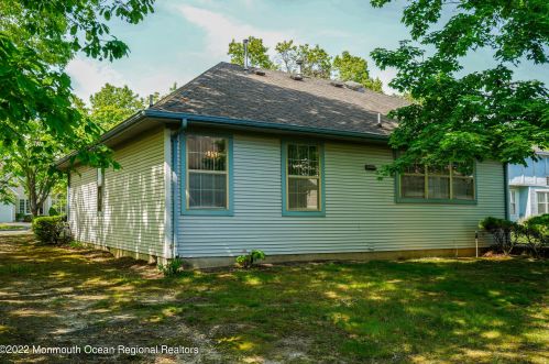 18 Baker Dr, Jackson Twp NJ 08527-3909 exterior