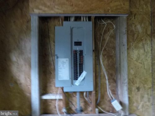 2 Presidential Dr, Berlin Boro NJ  08009-1358 exterior