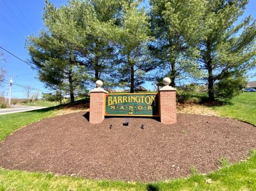 127 Barrington Dr, Noblestown, PA 15071-3043