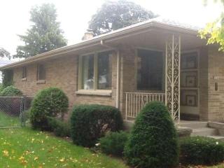 1604 Michigan Ave, Manitowoc, WI 54220-3112