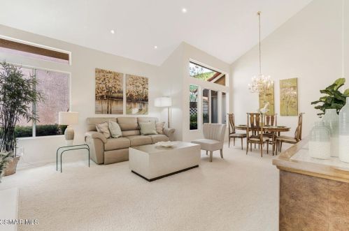 232 Valero Cir, Calabasas CA  91377-5552 exterior