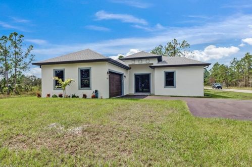 3032 41st Ave, Naples, FL 34120-0032