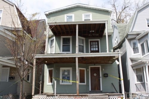 175 Oraton Pkwy, East Orange, NJ 07017-4411