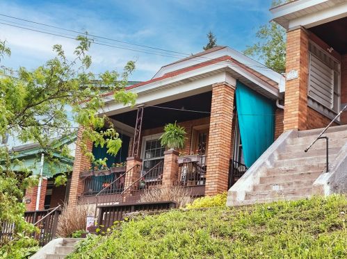 118 Agnew Ave, Pittsburgh, PA 15210-4210