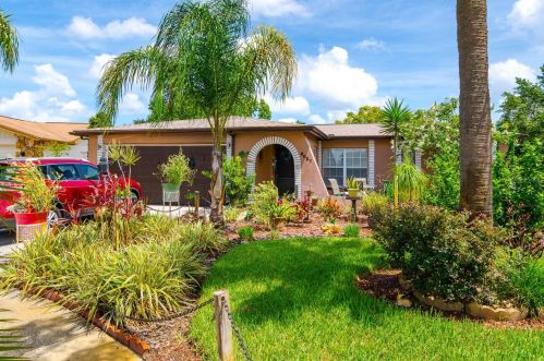 8027 Laurel Vista Loop, Port Richey, FL 34668-6925