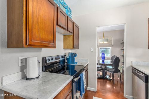 1416 Cactus Wren Dr, Phoenix AZ 85051-8107 exterior