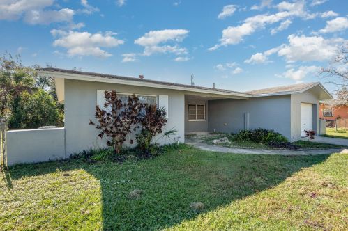 2425 Heritage Dr, Titusville, FL 32780-4398