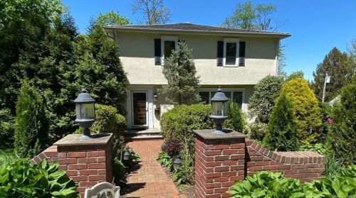 145 Caterson Ter, Hartsdale, NY 10530-2608