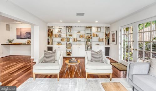 3073 Cleveland Ave, Washington DC 20008-3450 exterior