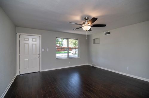 2813 Sarah Jane Ln, Fort Worth TX  76119-4723 exterior