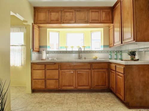 2610 Kansas Ave, South Gate CA 90280-4021 exterior