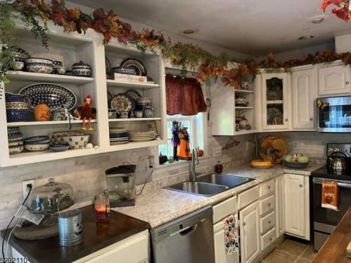 50 Zulauf Ln, Oxford, NJ 07863-3102