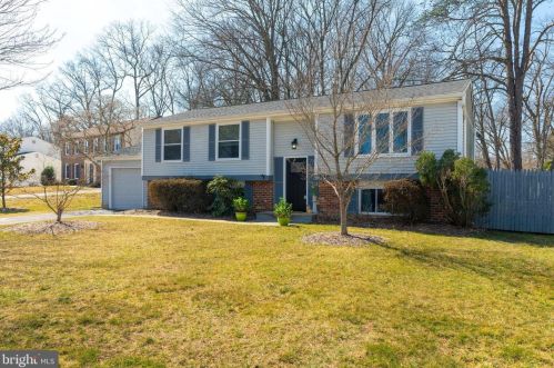 7112 Sterling Grove Dr, Springfield, VA 22150-4430
