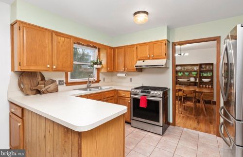 63 Fairway Dr, Camp Hill PA  17011-2065 exterior