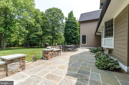 10 Devonshires Ct, Blue Bell PA  19422-2560 exterior