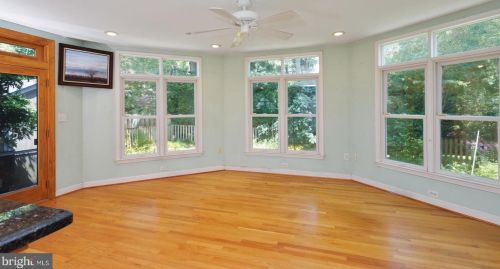 3301 Chestnut St, Washington DC 20015-1413 exterior