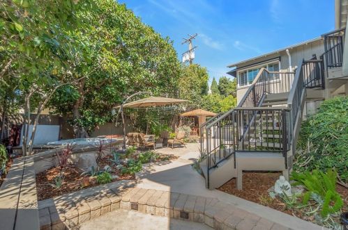 333 Marshall Pl, Long Beach, CA 90807-2708